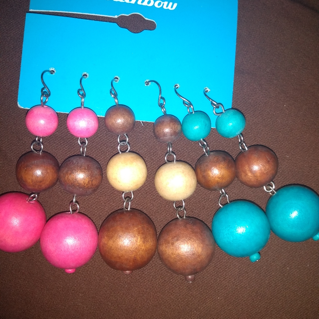 3- Pairs Of Colorfull Fashion Earrings.